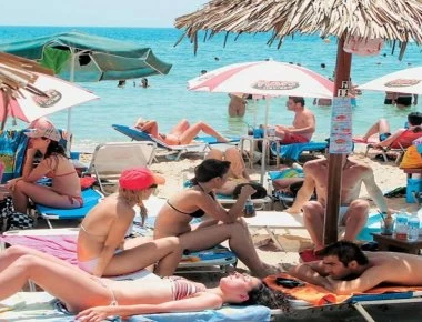 Κρήτη: «Απόβαση» 4.500 τουριστών στο λιμάνι της Σούδας (φωτό)